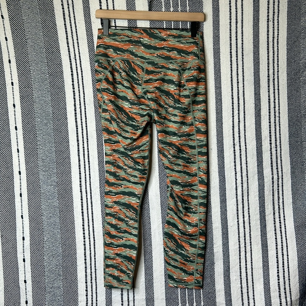 Fabletics Define Powerhold High Waist 7/8 Leggings - Picture 3 of 4
